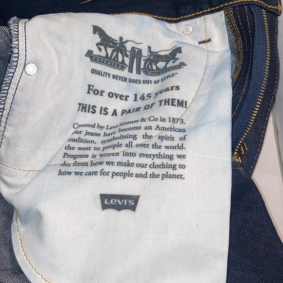 Levi’s Dark Blue Denim with brown stitching in great condition - Picture 3 of 4